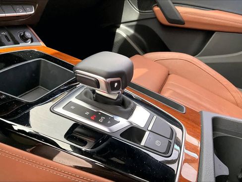 Used 2023 Audi Q5 e Premium Plus w/ Premium Plus Package image 16