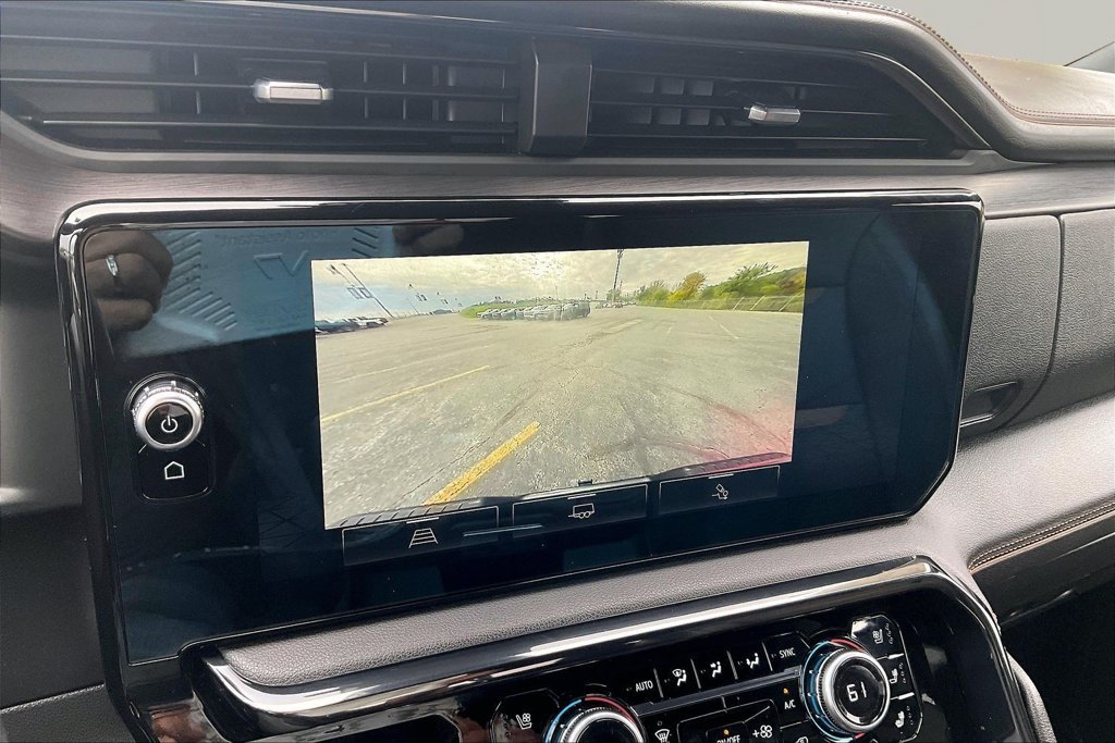 Used 2022 GMC Sierra 1500 AT4 w/ AT4 Preferred Package AWD/4WD image 17