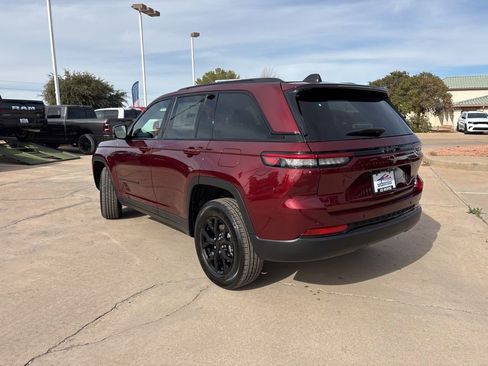 New 2025 Jeep Grand Cherokee Altitude RWD image 7