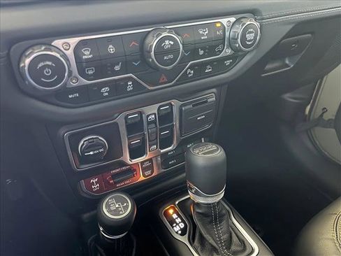 Used 2025 Jeep Wrangler Unlimited Rubicon 392 AWD/4WD image 17