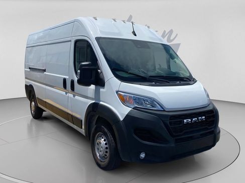 Used 2025 RAM ProMaster 2500 w/ Convenience Group FWD image 2