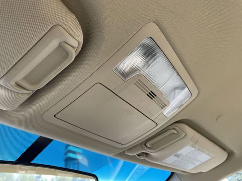 Used 2017 Toyota Camry LE FWD image 27