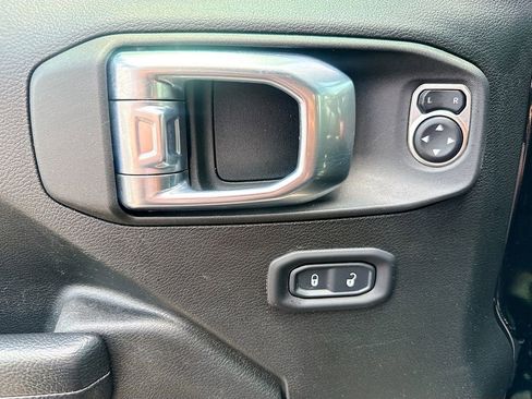 Used 2022 Jeep Gladiator Mojave w/ LED Lighting Group AWD/4WD image 19