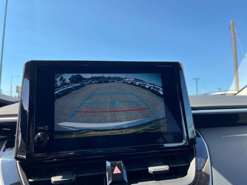 Used 2025 Toyota Corolla LE FWD image 20