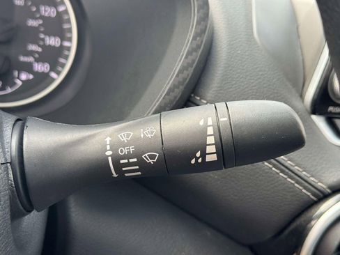 Used 2025 Nissan Sentra SV w/ Trunk Package image 22