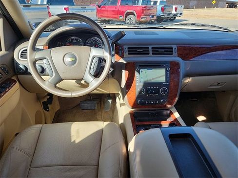 Used 2013 Chevrolet Avalanche LTZ image 10