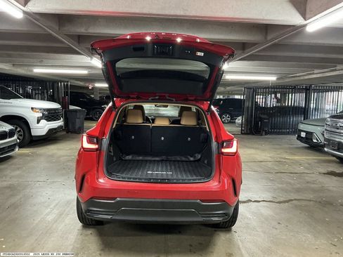 Used 2025 Lexus NX 250 FWD w/ Accessory Package (2T) image 9