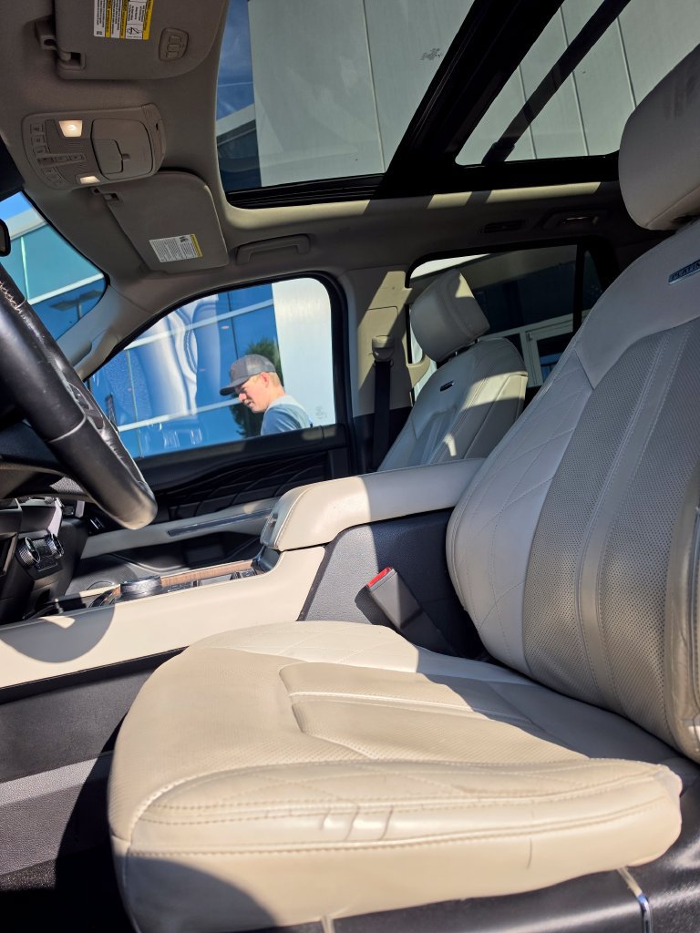 Used 2019 Ford Expedition Platinum RWD image 9