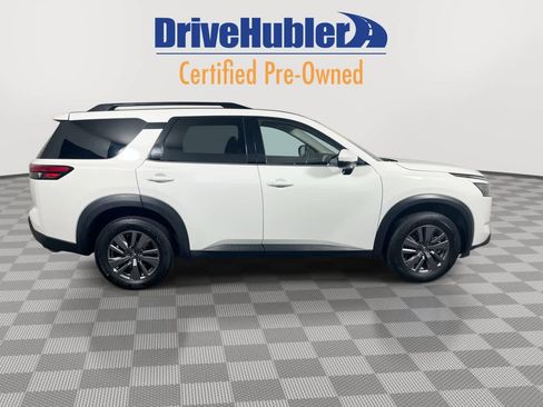 Used 2025 Nissan Pathfinder SV image 9