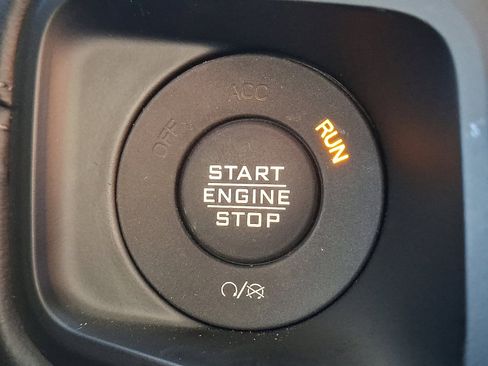 Used 2024 Jeep Wrangler Unlimited Sahara w/ Technology Group image 23