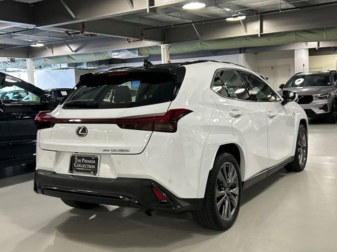 Used 2023 Lexus UX 250h F Sport AWD/4WD image 2
