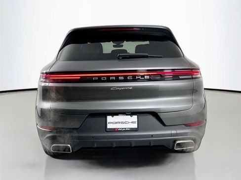 Certified 2026 Porsche Cayenne AWD/4WD image 6