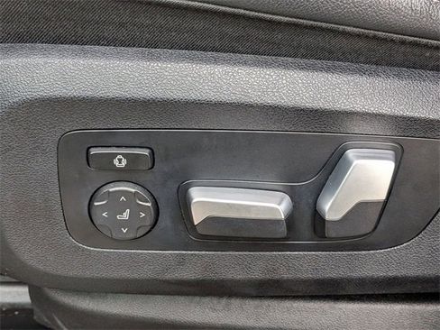 Used 2021 BMW X7 xDrive40i w/ Cold Weather Package image 14