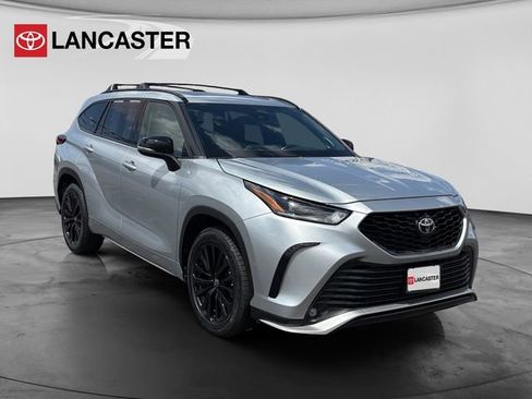 Used 2023 Toyota Highlander XSE FWD image 1