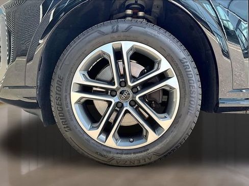 Used 2025 Audi Q5 Premium w/ Convenience Package AWD/4WD image 34