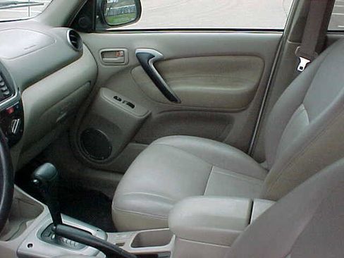 Used 2002 Toyota RAV4 4WD image 21