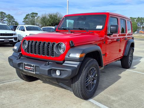 Used 2026 Jeep Wrangler Sport S image 3