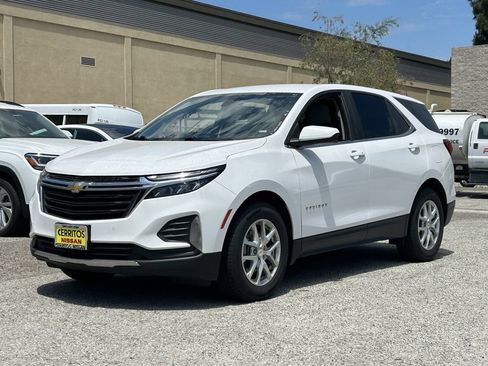 Used 2024 Chevrolet Equinox LT FWD image 2