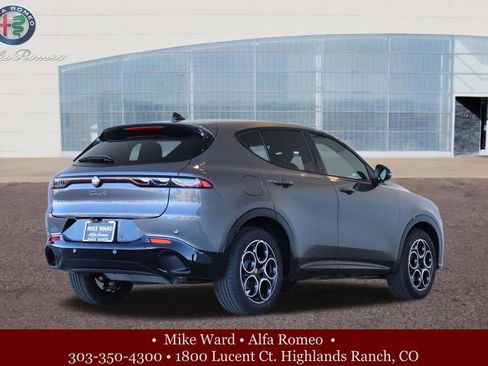 New 2026 Alfa Romeo Tonale w/ Black Premium Package image 6