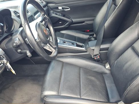 Used 2017 Porsche 718 Boxster RWD image 7