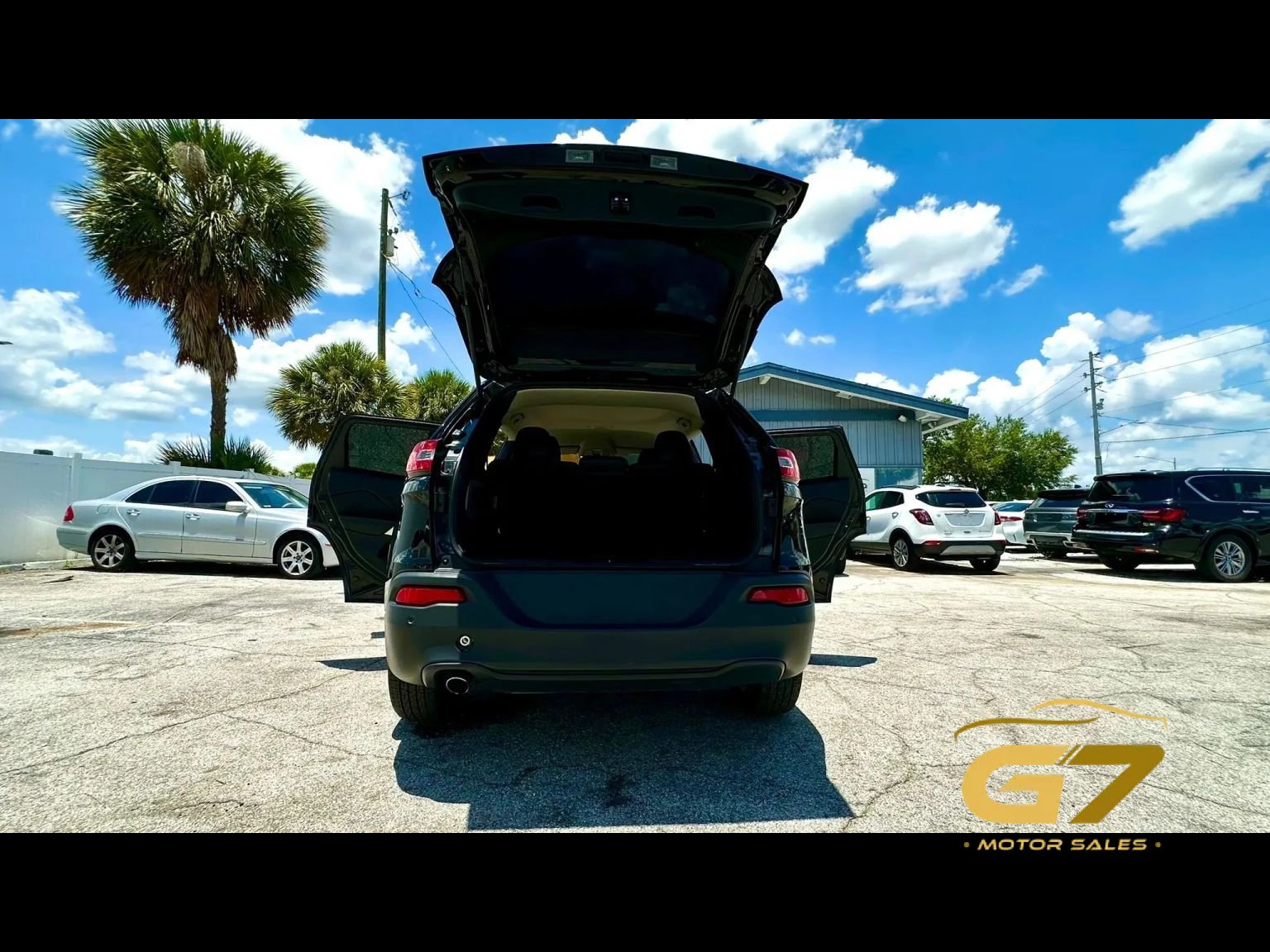 Used 2018 Jeep Cherokee Latitude Plus FWD image 15