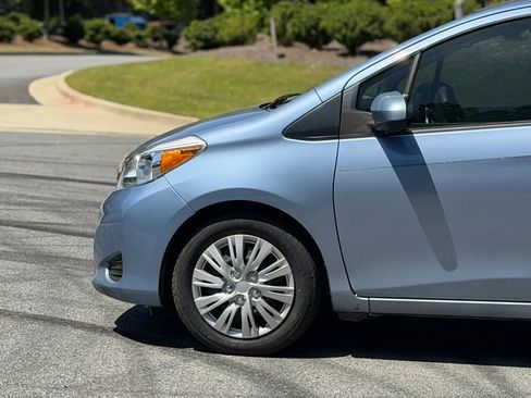 Used 2012 Toyota Yaris LE FWD image 9