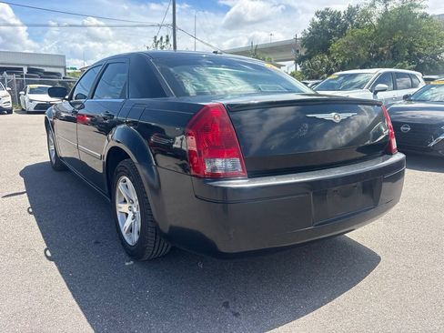 Used 2007 Chrysler 300 RWD image 5