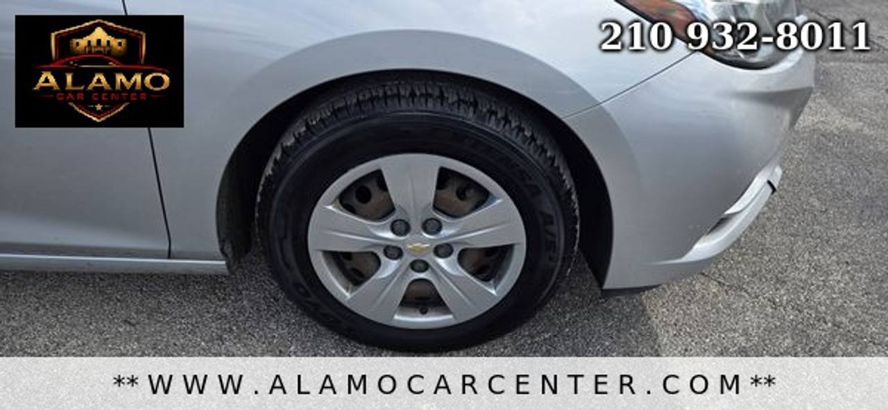 Used 2018 Chevrolet Cruze LS FWD image 12