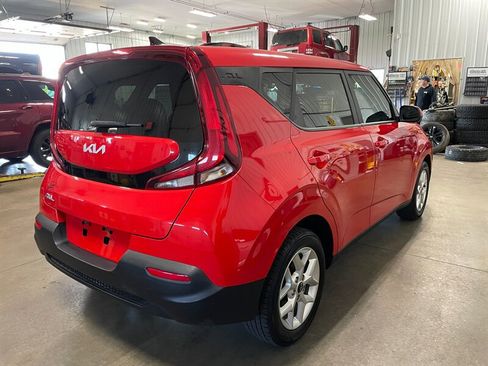 Used 2022 Kia Soul LX w/ Technology Package FWD image 6