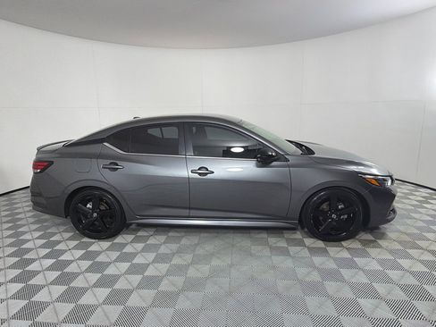 Used 2022 Nissan Sentra SR w/ Electronics Package FWD image 4