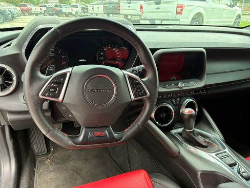 Used 2016 Chevrolet Camaro SS RWD image 5