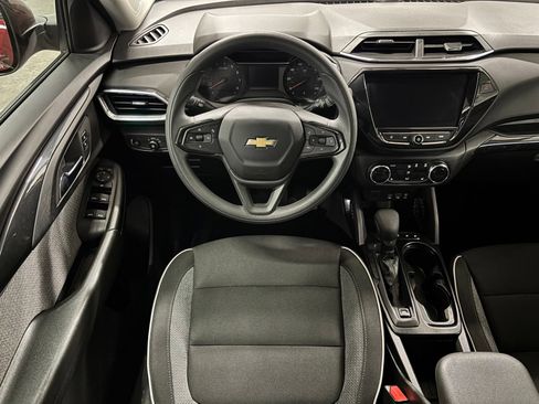 Used 2023 Chevrolet TrailBlazer LT w/ Convenience Package FWD image 12