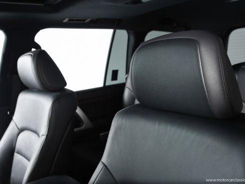 Used 2021 Toyota Land Cruiser Heritage Edition image 27