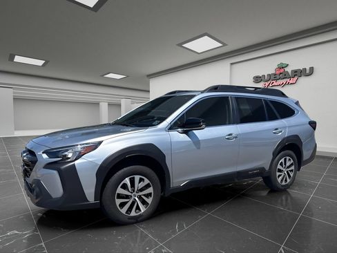 Certified 2025 Subaru Outback Premium AWD/4WD image 7