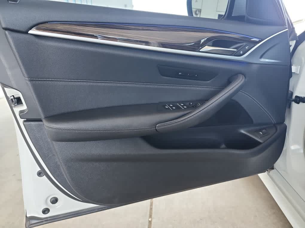Used 2021 BMW 540i w/ M Sport Package RWD image 11