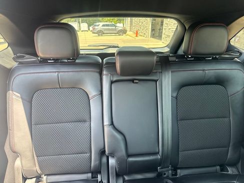 Certified 2023 Ford Escape ST-Line Select AWD/4WD image 9
