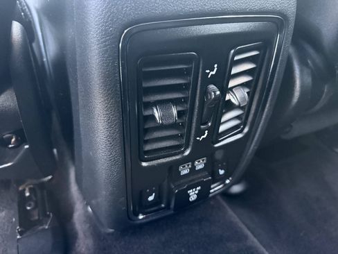 Used 2017 Jeep Grand Cherokee Limited AWD/4WD image 23