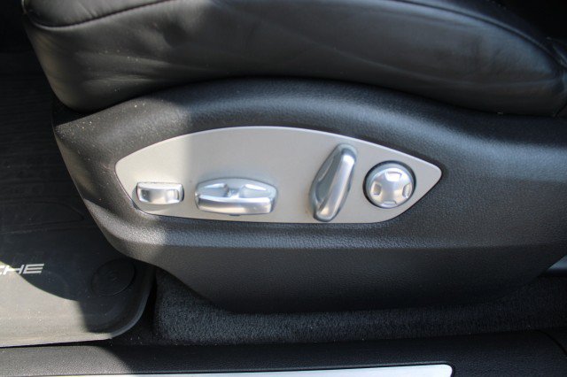 Used 2017 Porsche Macan S AWD/4WD image 31