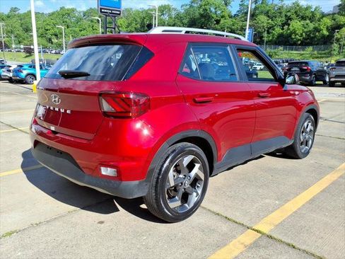 Used 2025 Hyundai Venue SEL FWD image 6
