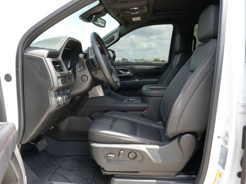 Used 2024 Chevrolet Tahoe RST w/ Luxury Package AWD/4WD image 18