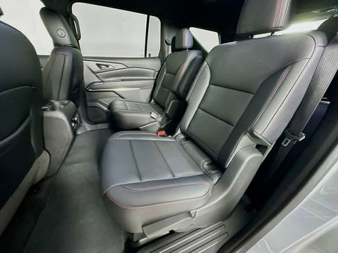 Used 2025 Chevrolet Traverse Z71 AWD/4WD image 14
