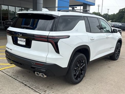 New 2026 Chevrolet Traverse LT w/ Midnight/Sport Edition AWD/4WD image 3