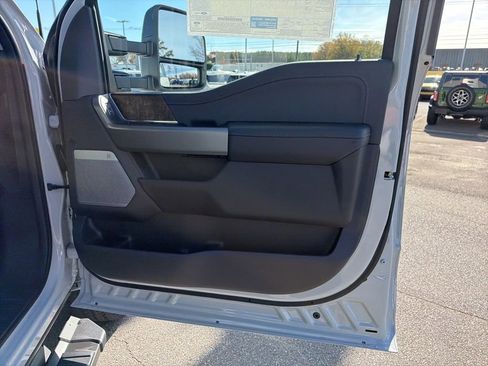 New 2026 Ford F250 Lariat w/ Black Appearance Package AWD/4WD image 23