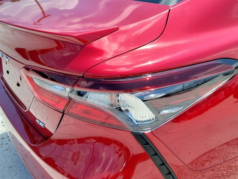 Used 2021 Toyota Camry SE FWD image 11