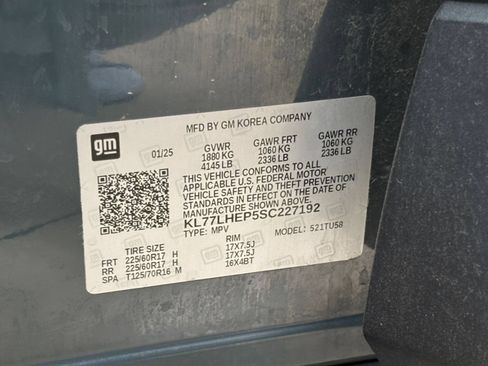 Used 2025 Chevrolet Trax LT FWD image 28