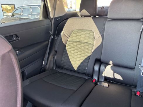 Used 2025 Nissan Pathfinder SV image 39