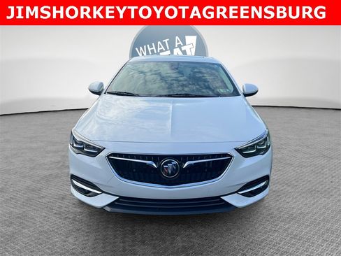 Used 2019 Buick Regal Essence w/ Driver Confidence Package I image 9