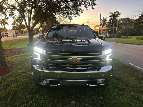 Used 2019 Chevrolet Silverado 1500 LTZ w/ LTZ Plus Package image 24