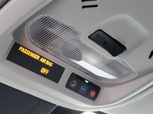 Used 2025 Chevrolet Trax LT w/ LT Convenience Package image 24