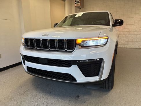 New 2026 Jeep Grand Cherokee L Limited image 11